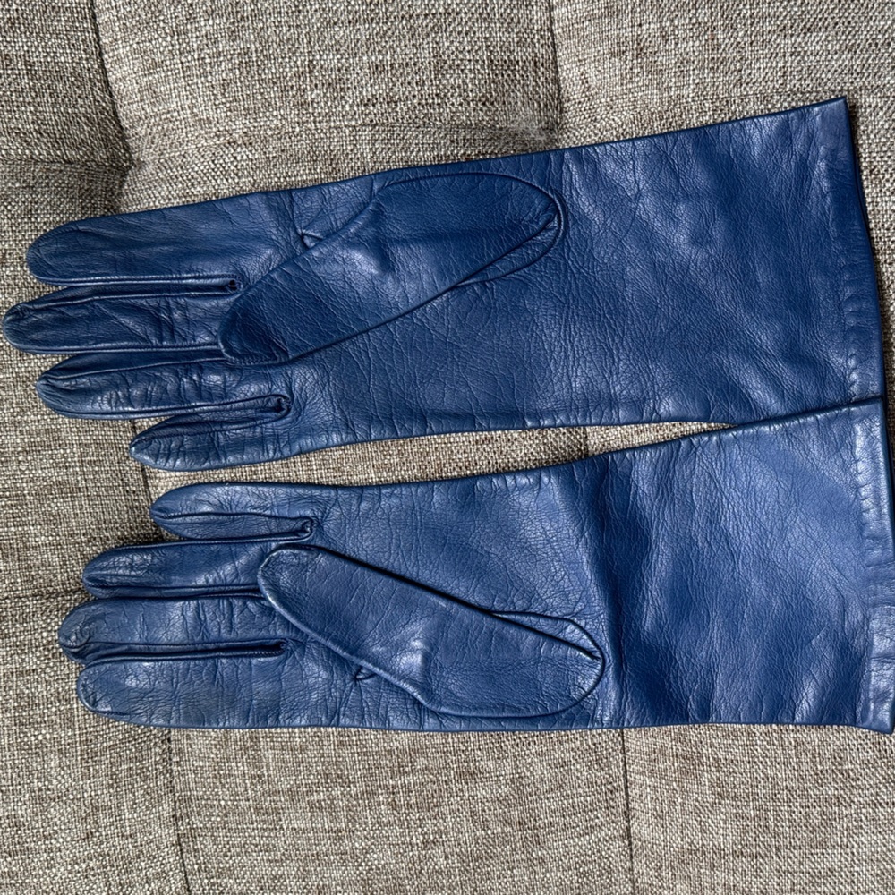 Charter Club Blue Leather Silk Lined above the Wrist Vintage Gloves, size 7 - Picture 3 of 3